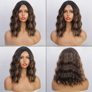 Parrucca anteriore in pizzo marrone <span class=keywords><strong>chiaro</strong></span> da <span class=keywords><strong>donna</strong></span> europea e americana <span class=keywords><strong>capelli</strong></span> corti ricci con increspatura d'acqua e piccoli lacci di pizzo - Product Image 2