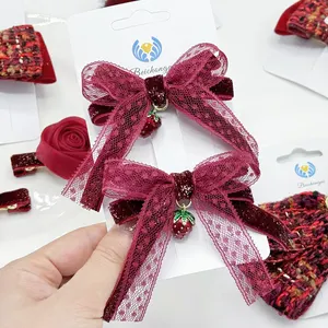 Großhandel Mode Haarschnalle Bogen Haarschmuck Spitzenband Erdbeere Anhänger Seitenaufnäher für Mädchen Party-Date