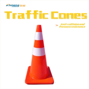 Bande réfléchissante haute intensité de 700 mm en PVC plastique, alimentée par énergie solaire, pour une visibilité nocturne améliorée, idéale pour les routes et les réparations routières nocturnes - Product Image 1