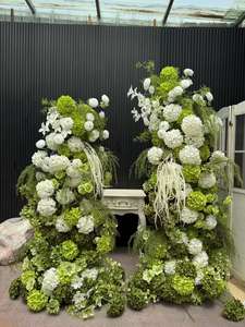 Arco Floreale di Alta Qualità con Foglie Verdi e Decorazioni a Corno per Matrimoni - Product Image 3