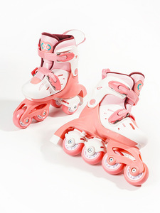 Patins à roulettes réglables 2 en 1 à quatre roues pour garçons et filles, entièrement lumineux avec roues en PU, convertibles en patins en ligne et quad - Product Image 2