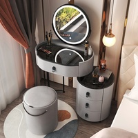 Table de toilette en bois NOVA Home Furniture, design moderne orange, avec miroir et tiroirs.