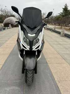 Motocicleta Scooter Clásica Majestic de 150cc con Rendimiento Estable, Asiento Cómodo, Conducción Suave y Motor de Bajo Consumo - Product Image 2