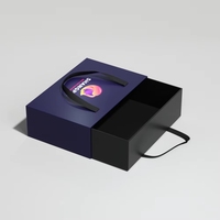 Petite boîte cadeau élégante en carton personnalisée avec tiroir coulissant pour bijoux - collier, bague, bracelet, éponges UV