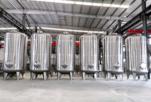 Tanque <span class=keywords><strong>de</strong></span> Almacenamiento <span class=keywords><strong>de</strong></span> 12000L, Tanque <span class=keywords><strong>de</strong></span> Acero Inoxidable para Líquidos <span class=keywords><strong>con</strong></span> Aislamiento y Diseño Sellado para Fábrica <span class=keywords><strong>de</strong></span> Procesamiento <span class=keywords><strong>de</strong></span> Alimentos y Bebidas - Product Image 2