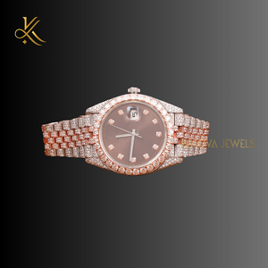 Montre en diamant Moissanite brillante avec mouvement à quartz de précision Style de luxe et artisanat de qualité supérieure pour les goûts exigeants - Product Image 1