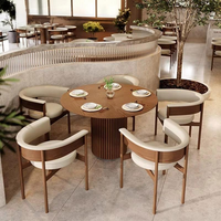 Ensemble de table et chaises de salle à manger en bois, chaises à accoudoirs incurvés et rembourrés, mobilier commercial pour restaurant