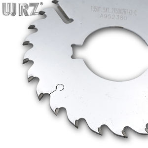 להב מסור TCT תעשייתי כפול-מגרדת 135 מ\\\"מ דק במיוחד (1.2 מ\\\"מ) מרותך בלייזר 26 שיניים עם גימור ניטריד לחיתוך עץ - Product Image 3