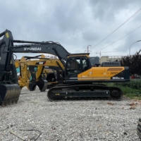 Excavatrice Hyundai 300LC-9S reconditionnée, robuste et performante, pour le défrichage des couches de roche et le déplacement des stocks dans les mines de charbon en ciel ouvert