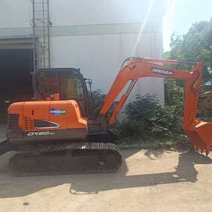 รถขุดมือสอง DOOSAN DX60-9C 6 ตัน เครื่องยนต์ยันม่าร์ ปั๊มไฮดรอลิก Doosan Mottrol มอเตอร์วาล์ว KYB ใช้งานมาแล้ว 1200-2000 ชั่วโมง สภาพ 90% ใหม่ 0.26 เมตร - Product Image 2