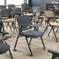 Chaises de formation pliantes en plastique au design moderne avec roulettes en plastique durables pour mobilier commercial, usage domestique, bureau et école