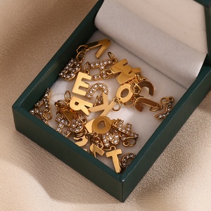 Charm con lettere iniziali di strass di cristallo per la creazione di gioielli pendenti in acciaio inossidabile placcato <span class=keywords><strong>oro</strong></span> - Product Image 3