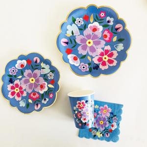 Ensemble de vaisselle jetable en forme de fleur avec dentelle et estampage à chaud pour fêtes d'anniversaire - Product Image 6
