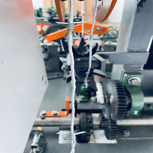 เครื่องผลิตลวดหนามแบบลวดคู่แบบกลับด้านได้ตลับลูกปืนมอเตอร์สำหรับ<span class=keywords><strong>โรงงาน</strong></span><span class=keywords><strong>ผลิต</strong></span>การเกษตร - Product Image 5