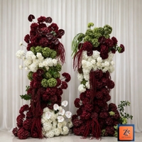 Rangkaian Bunga Anthurium, Hydrangea Buatan, Mawar Merah, Merah Marun, dan Kuning Muda untuk Dekorasi Pintu Depan Melengkung dan Latar Belakang Kustom