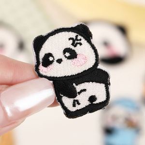 Nouvelle broderie mignonne autocollante de panda de 3 cm environ pour la décoration - Product Image 3