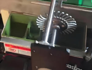 Macchina automatica ad alta velocità della cartella della scatola di cartone <span class=keywords><strong>Gluer</strong></span> per l'incollatura pieghevole di cartone ondulato di piccole e grandi dimensioni - Product Image 3