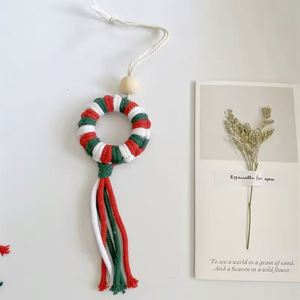 Llavero de donut hecho a mano para Navidad, colgante de ganchillo para bolso, adorno para colgar en el coche, regalo festivo al por mayor - Product Image 4