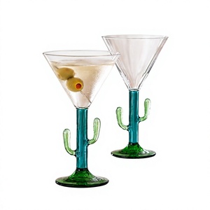 Verres à cocktail transparents en borosilicate faits à la main de 250 ml, sans plomb, coupe Martini, verres à Margarita, verrerie de bar réutilisable en gros - Product Image 2