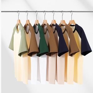 เสื้อยืดแร็กแลนทรงโอเวอร์ไซส์สำหรับผู้ชาย พิมพ์โลโก้ตามสั่ง OEM ผ้าถักหนา 280 กรัม 32S เส้นด้ายคู่ ป้องกันการยับ สีบล็อก ชุดยูนิฟอร์มทีม - Product Image 3