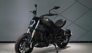 <span class=keywords><strong>Benelli</strong></span> <span class=keywords><strong>502C</strong></span> - 500cc Twin-Cylinder Bobber Cruiser, Diseño Retro para Viajes Urbanos y Cortos - Product Image 4