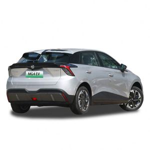 La conception intérieure de l'espace offre des options de stockage adéquates pour le véhicule électrique à nouvelle énergie MG4 - Product Image 6