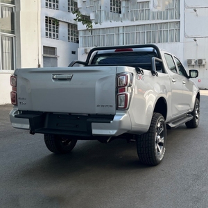 Camioneta Isuzu Qingling T300 D-MAX Doble Cabina 1.9T Diésel 4x2 al por Mayor para Uso Comercial Todoterreno - Product Image 6