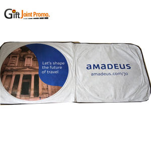 แผ่นบังแดดรถยนต์พับได้แบบพิมพ์ลายตามสั่ง แผ่นบังแดดหน้าต่างรถยนต์แบบยืดหดได้ ทำจากวัสดุไทเวค ทรงวงกลมคู่ พร้อมโลโก้ - Product Image 6