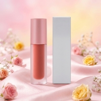 Gloss à lèvres mat velouté crémeux laiteux soyeux doux léger non collant longue tenue