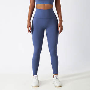 Conjunto Atacado de Roupas Fitness para Mulheres: 3 Peças com Jaquetas de Yoga, Leggings de Treino e Tops Esportivos - Product Image 5