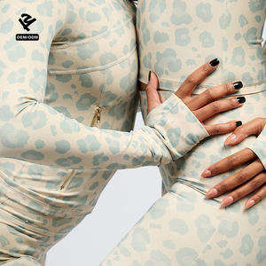 Ensemble de survêtement OEM imprimé léopard à fermeture éclair, deux pièces, haut moulant à trous pour les pouces, pantalon évasé taille haute, pour le fitness, la gym et le <span class=keywords><strong>jogging</strong></span> - Product Image 2
