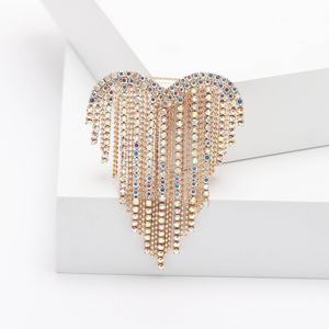 Broche de diseño creativo con borla y cadena, de alta gama, moderno y elegante, para cuello de traje de mujer - Product Image 1