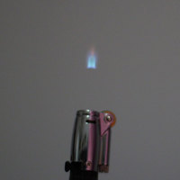 Briquet à flamme nue coupe-vent à allumage par meule, pour cigares et cigarettes, cadeaux d'affaires, vente en gros, briquet à gaz gonflable en plastique