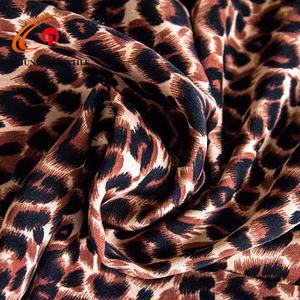 CHUNNUO Textile 100% Polyester 140gsm <span class=keywords><strong>Rosalinda</strong></span> SPH Tissu Poka Imprimé Tissu pour robe de femme - Product Image 4