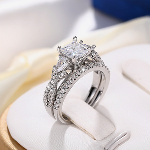Elegante set di anelli quadrati a quattro punte per donna, regalo di compleanno, gioielli alla moda - Product Image 5