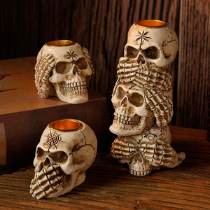 Venta al por mayor esqueleto portavelas estatua gótica resina candelabro personalizado OEM decoración de Halloween para <span class=keywords><strong>restaurante</strong></span> y exhibición del hogar - Product Image 3