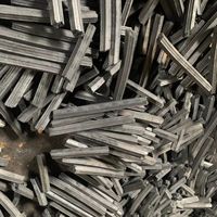 Charbon de bois en briquettes de sciure de bois au design innovant, prix usine, facile à allumer, sans étincelles, directement de l'usine au Vietnam.