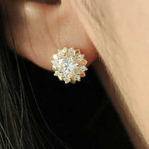Orecchini a Perno a Forma di Girasole per Donne, Brillanti Orecchini a Fiore, Gioielli di Moda per Uso Quotidiano - Product Image 4
