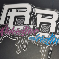 Stiker Vinyl Tahan UV Custom Die Cut Perekat Sendiri Sensitif Panas Holografik Glitter Warna CMYK Bentuk Kustom Karton