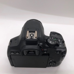 Cámara DSLR <span class=keywords><strong>Canon</strong></span> <span class=keywords><strong>850D</strong></span> Usada de 24.1MP con Lente de 18-55, Cámara Digital con Pantalla Táctil y Capacidad de Grabación 4K - Product Image 3