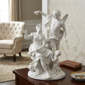 Sculptures <span class=keywords><strong>Renaissance</strong></span> Trio, représentant des anges et des femmes, retrouvées dans les jardins <span class=keywords><strong>de</strong></span> maisons <span class=keywords><strong>de</strong></span> prestige et les expositions <span class=keywords><strong>de</strong></span> galeries. Sculpture en marbre. - Product Image 3