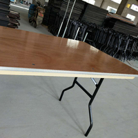 Table pliable en bois contreplaqué pour banquet d'extérieur