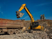 Excavadora Rompedora de Rocas de 35 Toneladas, Excavadora de Orugas en Existencia 933E