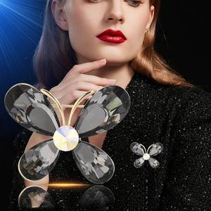 女性のための卸売高品質高級ゴールドメッキ繊細なクリスタルバタフライブローチ - Product Image 5