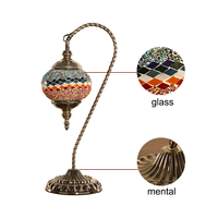 Lampe de chevet marocaine artisanale colorée de Marrakech, lampe de table en mosaïque turque à col de cygne