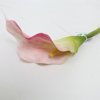 Calla Lily sentuhan asli buatan, bunga buatan yang dapat diandalkan untuk dekorasi rumah atau dekorasi acara pernikahan