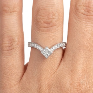 Anillo de Lujo de Oro Blanco de 18K con Diamantes en Forma de V Milgrain para Tiendas de Boutique OEM MOQ 1 unidad - Product Image 4