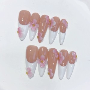 Ongles artificiels 3D faits à la main en France, longs, forme stiletto, motif floral, emballage personnalisé - Product Image 2