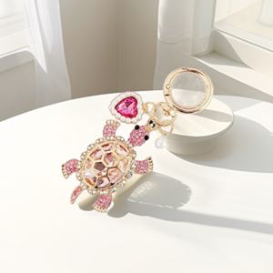 Porte-clés créatif en métal doré en forme de tortue, orné de strass colorés, accessoire de mode - Product Image 2
