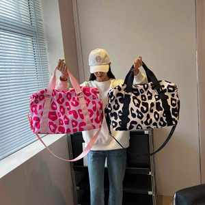 Sac de voyage portable pour femmes avec fermeture éclair en polyester Oxford imperméable pour la gym et les sports - Product Image 3